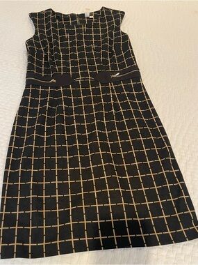 Perfect dress for the office!